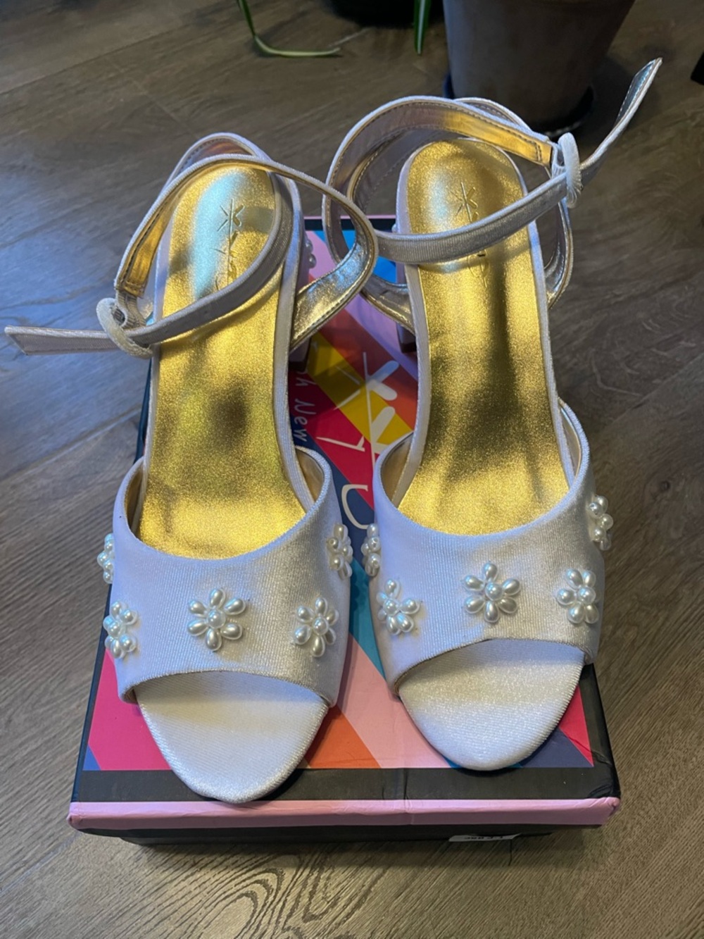 Pearl-Embellished White Velvet Evening Sandals